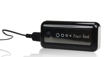 1 x Externer Smartphone/Handy Zusatzakku 5600mAh Power Bank für 9,99 Euro inklusive Versand