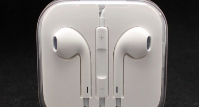 1 x EarPods mit Fernbedienung und Mikrofon für iPhone6/5/5S/5C/4/4S/3-iPad für 2,69 Euro inklusive Versand