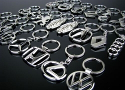 3D Chrom Auto Schlüsselanhänger für 4,90€ inkl. Versand