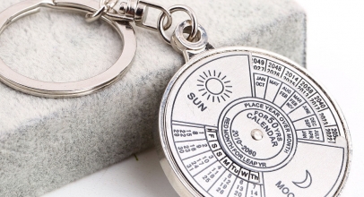 “Ewiger Kalender” als Schlüsselanhänger für 1,12€ inkl. Versand