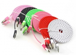2m iPhone4/4s USB-Daten- und Ladekabel – Geflochtenes Flachband Design für 1,58€ inkl. Versand