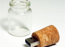 1 x Flaschenpost – 4GB/8GB/16GB/32GB Korken USB-Stick 2.0 im Glas ab 3,66 Euro inklusive Versand