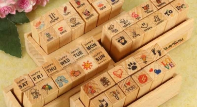 12-teiliges Holz Stempelset für 2,30€ inkl. Versand