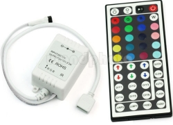 1 x 12V RGB Infrarot Controller + 44 Tasten Fernbedienung für LED Stripes für 3,25 Euro inklusive Versand