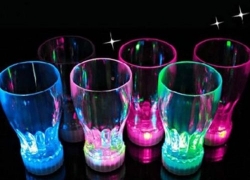 1 x Leuchtendes LED Long Drink Glas für 2,04 Euro inklusive Versand