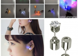 1 Paar LED-Ohr​stecker für 2,28€ inkl. Versand