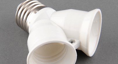 E27 zu 2 x E27 Glühbirnen Adapter/Y-Adapter für 1,00€ inkl.  Versand