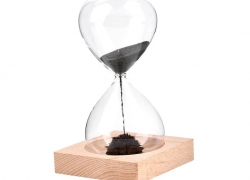 Magnetische Sanduhr aus mundgeblasenem Glas für 6,68€ inkl. Versand