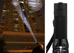 1 x CREE Q5 LED 480LM Mini Taschenlampe für 3,09 Euro inklusive Versand