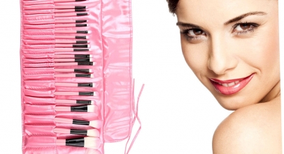 32-tlg. Schminkpinsel Set + PU-Ledertasche für 9,40€ inkl. Versand