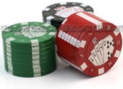 3-teilige “Pokerchip” Kräutermühle mit Sieb und Behälter für 3,77€ inkl. Versand