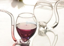 1 x Rot-/Weißwein-Glas in speziellem Strohhalm Design für 4,45 Euro inklusive Versand