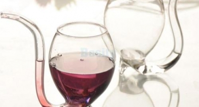 1 x Rot-/Weißwein-Glas in speziellem Strohhalm Design für 4,45 Euro inklusive Versand