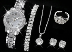 Damen Armbanduhren 6er Set Kristall Quarzuhr Legierung Strass – verschiedene Farben für je 0,47€ zzgl. Versand!