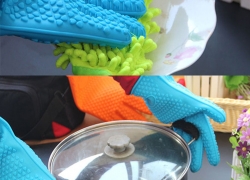 1 Paar Silikon Topf-, Grill- Backhandschuh für 3,78€ inkl. Versand