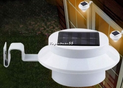1 x Solar Lampe mit 3 LEDs für die Dachrinne/Gartenzaun/Veranda für 4,93 Euro inklusive Versand