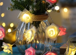 20 LED 3D glühende Rosen Lichterkette ab 2,03€ inkl. Versand