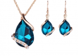 Kristall Tropfenanhänger Halskette + Ohrringe Set für 1,49€ inkl. Versand