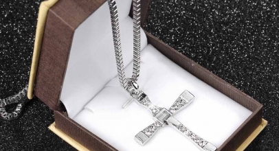 Cooles “Fast and Furious” Toretto Kreuz für 1,68€ inkl. Versand