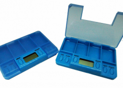 2-er SET Pillenbox mit Signalton Medikamentendosierer BLAU Alarm für 6,99€ inkl. Versand!