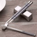 2 Paar Asia Essstäbchen lang aus rostfreiem Edelstahl für 6,99€ inkl. Versand!