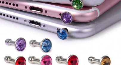 10x Strass Kopfhöreranschluss Staubschutz-Stöpsel für 1,99€ inkl. Versand