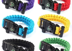 Paracord-Armband mit Pfeife und Feuerstarter für 1,29€ inkl. Versand